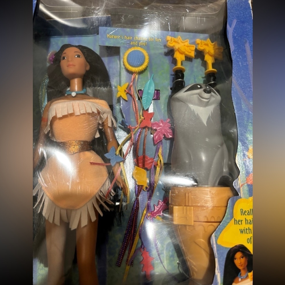 Vintage Pocahontas Barbie from 1995 New - Picture 2 of 5